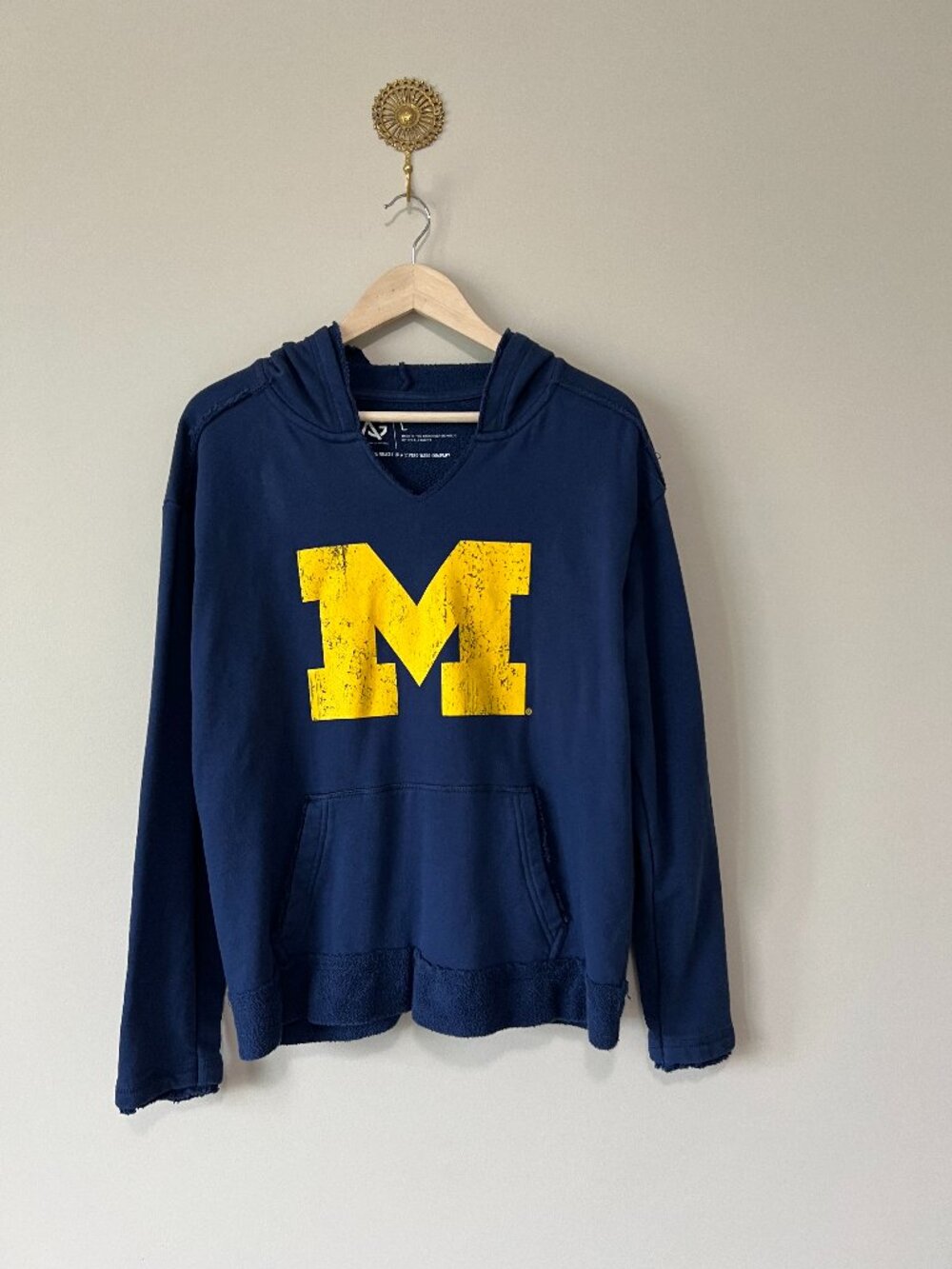 Michigan Wolverines Distressed Raw Hem Hoodie Large Alta Gracia